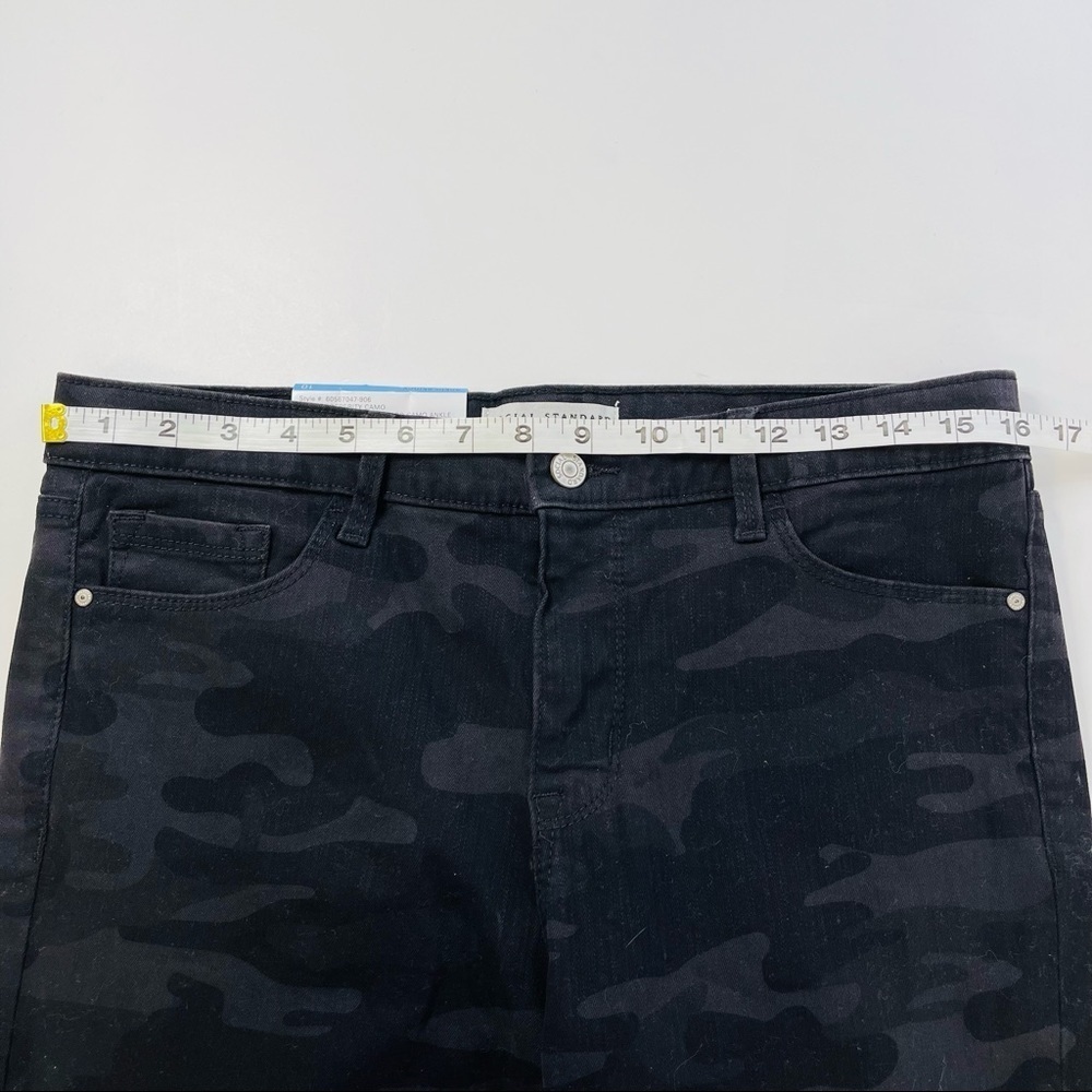 New Social Standard Camo Ankle Jeans Womens‎ 10 Black Gray Stretch Mid Rise - Picture 9 of 12